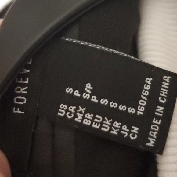 FOREVER 21 Black Leather Skirt/Size Small - Picture 5 of 5